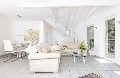 Trupbach Apartamento | Bright apartment (115sqm) with balcony and sun terrace