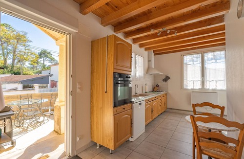 Ronce-les-Bains Apartamento | Bright Apartment 300m from the Beach