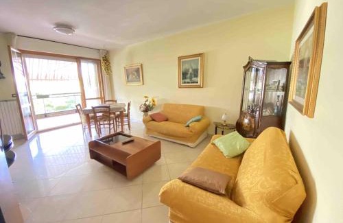 Grottammare Apartamento | Bright Apartment 300 m from sea