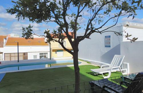 Feijo Apartamento | Bright apartment in Almada with shared pool