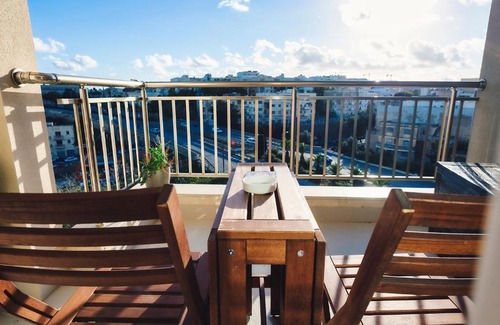 Ta' Giorni Apartamento | Bright apartment in St Julians - free parking