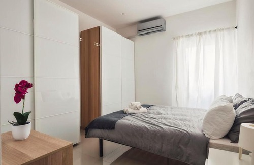 Ta' Giorni Apartamento | Bright apartment in St Julians - free parking