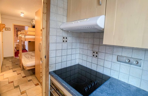 Val Claret Apartamento | Apartamento luminoso cerca de pistas y comercios con balcón