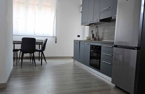Meina Apartamento | Bright apartment overlooking Lake Maggiore in the center of the village of Meina