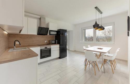 Koper Apartamento | Bright Apartment