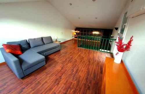 Historic Center Apartamento | Bright Apartment with Attic