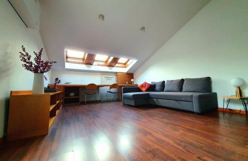 Historic Center Apartamento | Bright Apartment with Attic