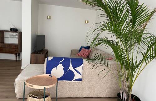 Sint-Amandsberg Apartamento | Bright apartment with private parking near Ghent city centre