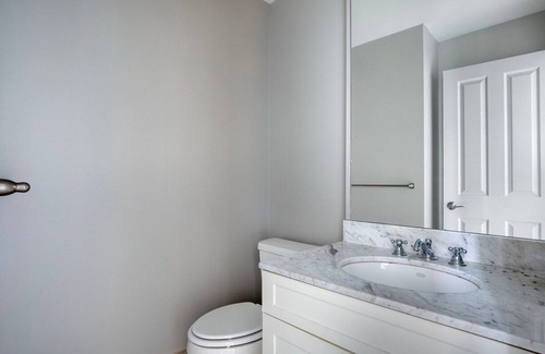 Prudential - St. Botolph Apartamento | Bright Back Bay 2BR w/ Courtyard & Gym, nr Restaurants, by Blueground