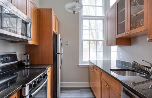 Prudential - St. Botolph Apartamento | Bright Back Bay 2BR w/ Courtyard & Gym, nr Restaurants, by Blueground