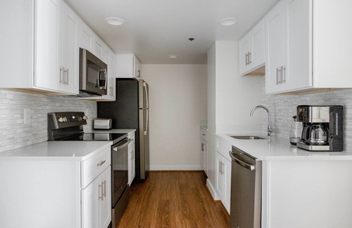 Ballston Apartamento | Bright Ballston 1BR w/ Concierge, W/D & Pool, near Metro, by Blueground