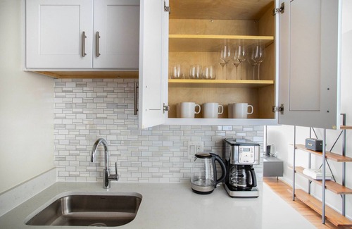 Ballston Apartamento | Bright Ballston 1BR w/ Concierge, W/D & Pool, near Metro, by Blueground