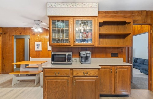 Batavia Casa | Bright Batavia Home-3BDRMw/Yard!