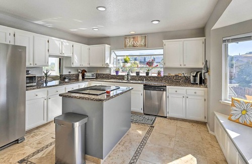 Pittsburg Casa | Bright Bay Point Home w/ Deck & Gas Grill!