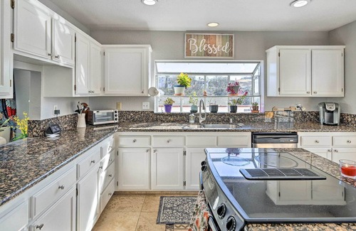 Pittsburg Casa | Bright Bay Point Home w/ Deck & Gas Grill!