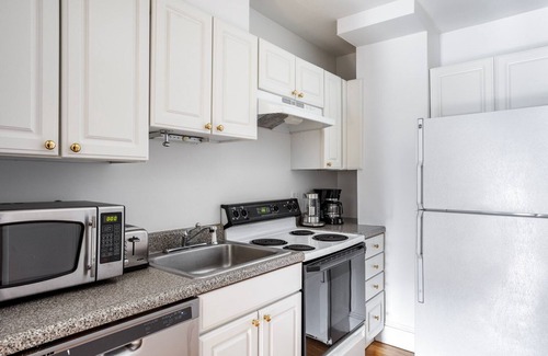 Beacon Hill Apartamento | Bright Beacon Hill 2BR w/ W/D, nr Boston Common, by Blueground