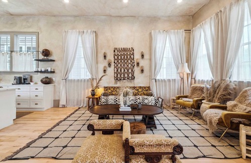Faubourg Lafayette Casa | Bright Bohemian House w Heated Pool/Hot Tub
