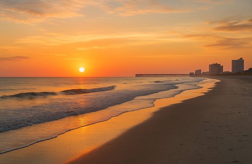 Central Myrtle Beach Condominio | Bright & Breezy Myrtle Beach Getaway | 2BR w/Private Balcony Overlooking Pond