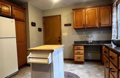 Shorewood Apartamento | Bright Breezy Shorewood Retreat