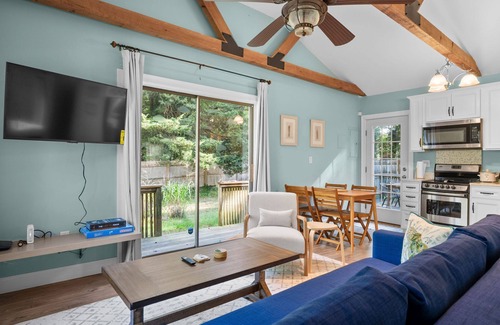 East Sandwich Casa | Bright Cape Cod Cottage, Half Mile to Beach