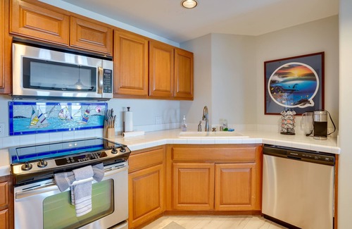 Avalon Condominio | Bright Catalina Island Condo w/ Ocean Views!