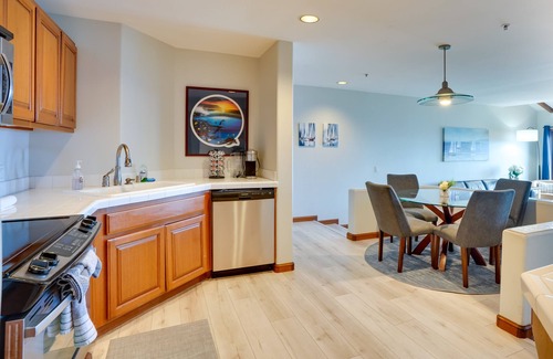 Avalon Condominio | Bright Catalina Island Condo w/ Ocean Views!