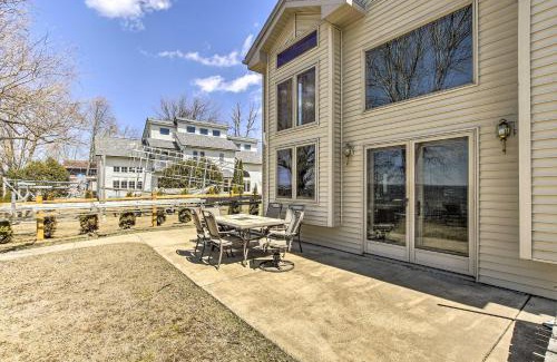 Cecil Casa | Bright Cecil Home with Boat Dock and Lake Access!