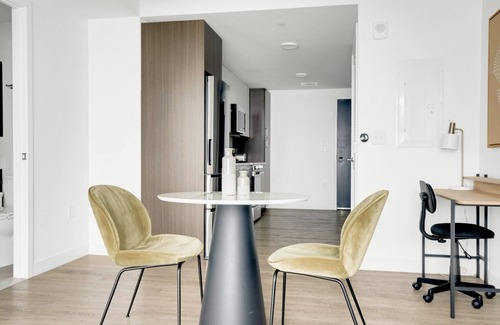 Central Square Apartamento | Bright Central Square 1BR w/ Gym, W/D & Roof, near T, by Blueground