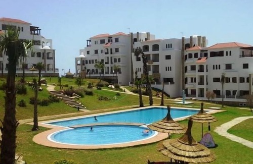 Cabo Negro Apartamento | Luminoso apartamento con encanto -Lilac's Garden, mar, montaña y vistas a la piscina