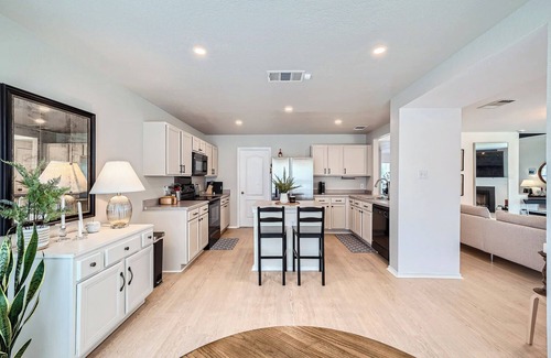 Leander Casa | Bright & Charming Entire House in Peaceful Neighborhood