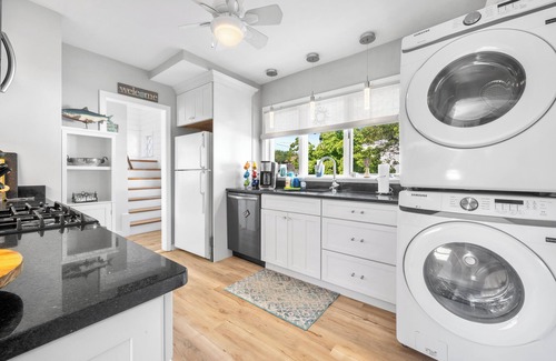 Waterford Casa | Bright & Cheerful Coastal Cottage for Multi-week & Monthly Stays