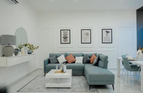 Libreville Apartamento | Bright & Chic Apartment