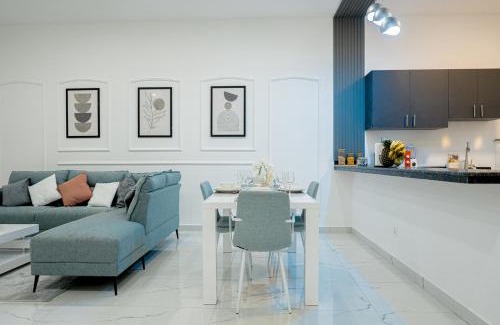 Libreville Apartamento | Bright & Chic Apartment
