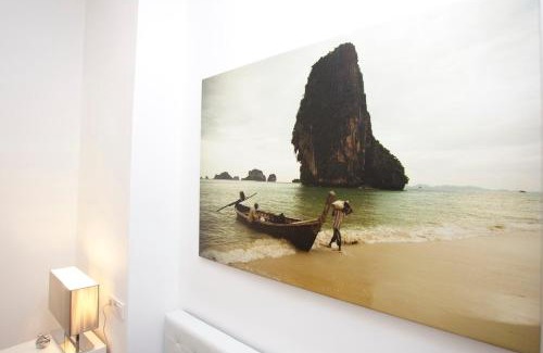 Neubau Apartamento | Bright & Chic Downtown Hideaway