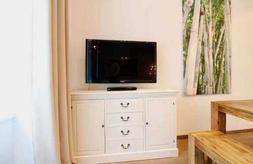 Neubau Apartamento | Bright & Chic Downtown Hideaway