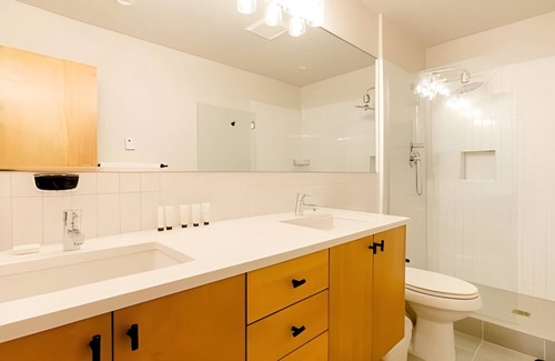 West Queen Anne Casa | Bright & Clean 3br Queen Anne Townhouse | Sophari