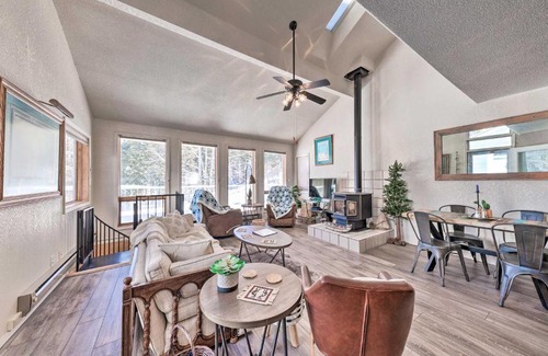 Cloudcroft Apartamento | Bright Cloudcroft Condo with Game Room and Deck!