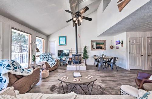 Cloudcroft Apartamento | Bright Cloudcroft Condo with Game Room and Deck!