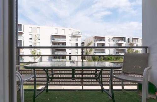 Vitrolles Apartamento | Bright cocoon between sea & airport all comforts