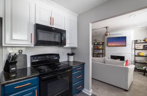 High Point Casa | Bright, colorful home near Market & HPU