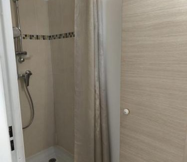 L'Ile-Saint-Denis Apartamento | Bright comfortable apartment