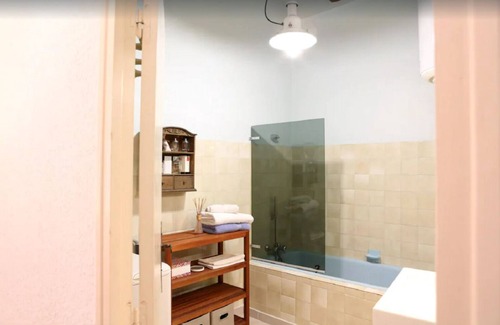 Avignon City Centre Apartamento | Bright, comfortable apartment in old house