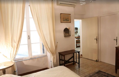 Avignon City Centre Apartamento | Bright, comfortable apartment in old house