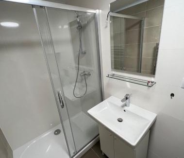 Kobylisy Apartamento | Bright & Cosy 1-Bedroom Apartment with Balcony