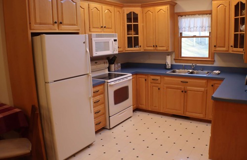 Refton Cabaña | Bright country cottage - 15 minutes from the city!