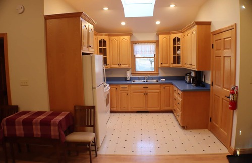 Refton Cabaña | Bright country cottage - 15 minutes from the city!