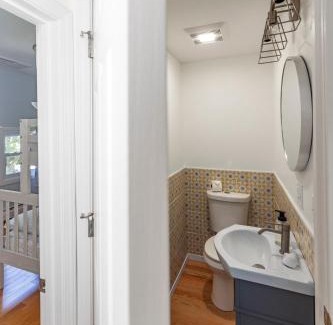 Scarborough Casa | Bright & Cozy 3BR Home by Pine Point Beach