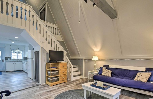 Algonac Apartamento | Bright & Cozy A-Frame Studio: Steps to River!