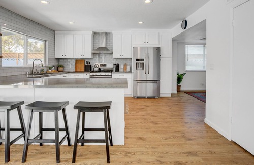 Paradise Villa | Bright, Cozy and Spacious Home w/ Heated Pool and Spa. Pet Friendly!