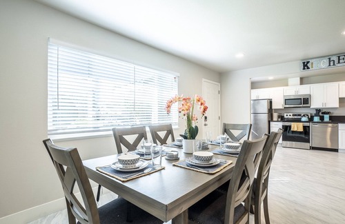 Carmichael Casa | BRIGHT & COZY FULLY REMODELED HOME